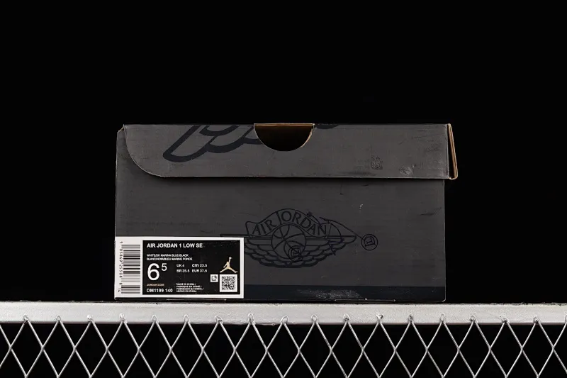 All categories Air Jordan Jordan series basketball shoes Air Jordan 1 Low Z version Air Jordan 1 Low "True Blue" AJ1 Joe 1 burst white and blue color low-top basketball shoes DM1199-140